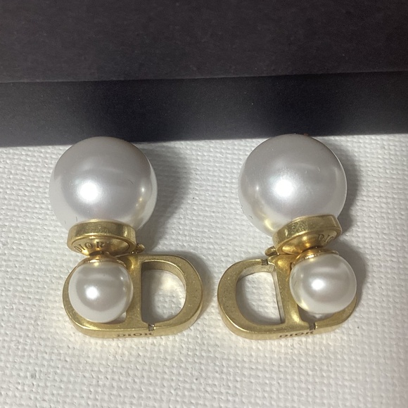 Dior Gold and Pearl Earrings - Picture 1 of 2